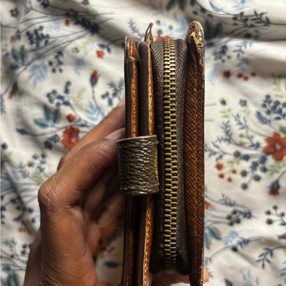 Louis Vuitton Mono Wallet - Picture 2 of 8